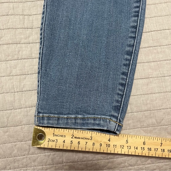 Torrid Premium Stretch Jegging Skinny Jeans Med Wash Size 16 R - Picture 9 of 12